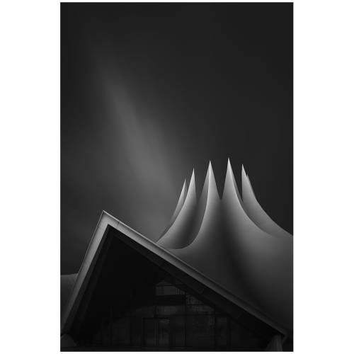 Avec cette photo du Tempodrom de Berlin, @leo.fontanel notre ambassadeur kase, nous plonge dans une vision fine-art de l’architecture urbaine.
Grace à une maîtrise parfaite de la pose longue et à l’utilisation des filtres magnétiques Kase ND1000 et ND8 il parvient à créer une atmosphère épurée, presque intemporelle.

Une belle démonstration de l’impact que peut avoir un bon filtre dans la construction d’une image forte et maîtrisée.

Les filtres ND1000 et ND8 sont inclus dans notre kit KW Révolution Pro (lien en story)

N’oubliez pas de taguer #teamkase pour être repartagé.

📍Berlin, Allemagne 
📸 Sony A7RV + Laowa 20mm
🎛️ f/9 • 20mm • 41s •100 ISO
🪟 KW Révolution magnétique • ND1000 + ND8

#teamkase #kasefiltersfrance #kaseglobal #longexposures #cityshot #longexposurephotography