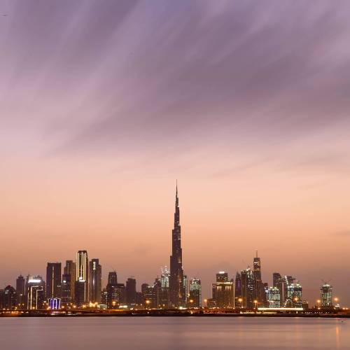 Quand la ville prend le temps de respirer.
284 secondes de pose longue pour transformer Dubaï en décor presque irréel.
Le mouvement du ciel s’étire, l’eau s’adoucit…

👏 @asim_cheema 

#kasefiltersfrance #kasefilters #kaseglobal @kaseglobal @kase_filters_global #longshotphotography #dubaiphotoshoot